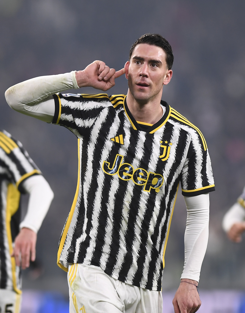 优雅永不过时！沉肩虚晃是最实用的过人技巧足球